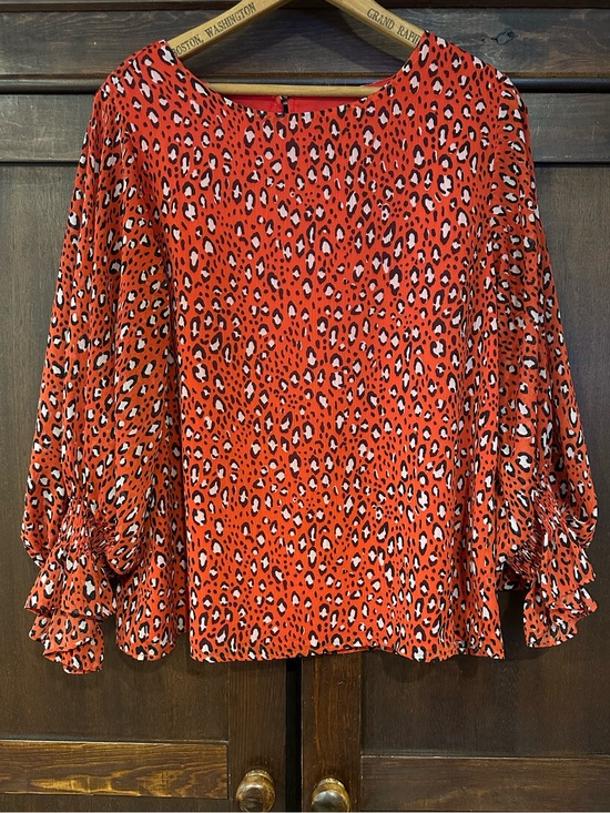 Sanctuary Tops - Sanctuary • women’s blouse • top • back button • extra button • flowy